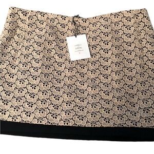 Diane Von Furstenberg DVF size 14 tan & black lined beautiful eyelet lace